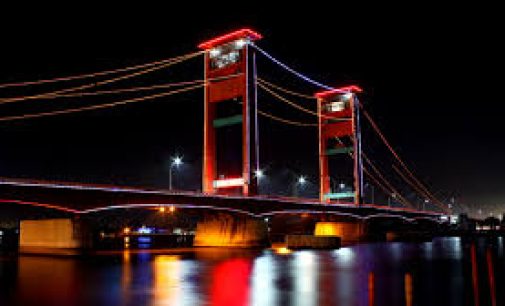 Gubernur : Jembatan Ampera Sebaiknya Menggunakan Lampu LED