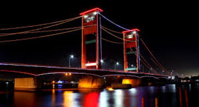 Gubernur : Jembatan Ampera Sebaiknya Menggunakan Lampu LED