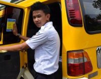 Dishub Mulai Tempel Stiker Tarif Angkutan Baru Pasca Penurunan Harga BBM