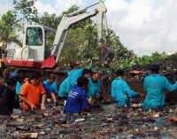 Gantikan Kegiatan Gotong Royong Dengan Bersih-Bersih Taman