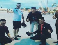 Pose Ala Boyband G-STRING