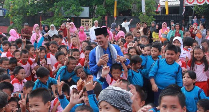 Siswa-Siswi Turut Serta Bersih Lingkungan Sekitar