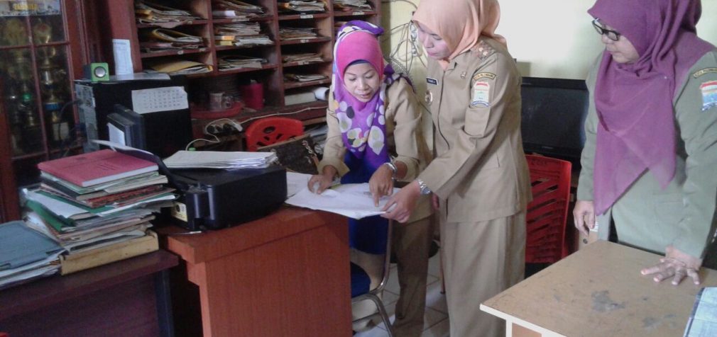 Absensi Penuh, Finda Heran Kantor Lurah Sepi