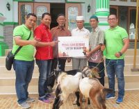 Telkomsel Serahkan 37.000 Paket Hewan Kurban