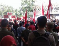 Puluhan Pedagang Kaki Lima Berang