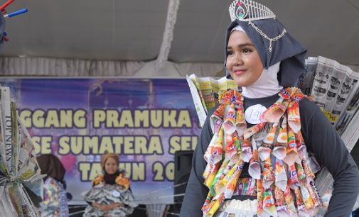 Fashion Show Pakaian Berbahan Daur Ulang Sampah