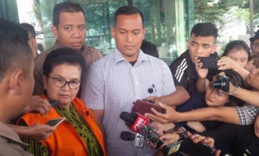 Siti Fadilah Supari Resmi Ditahan KPK