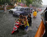Kolam Rentensi Meluap, Banjir Potret Musiman
