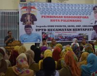 Finda Dengarkan Keluh Kesah Guru