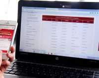 Swardaniza Dan Barthom Dapat Mobil BMW Pesta Akhir Tahun Telkomsel