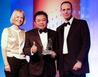 Direktur Utama Telkomsel Raih Penghargaan WCA CEO of The Year 2016