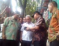 Tinjau Evaluasi Perkembangan Kegiatan Pengecatan Ruko