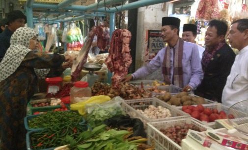 Cek Harga Sembako, Harnojoyo Lebih “Enjoy” Belanja di Pasar Tradisional