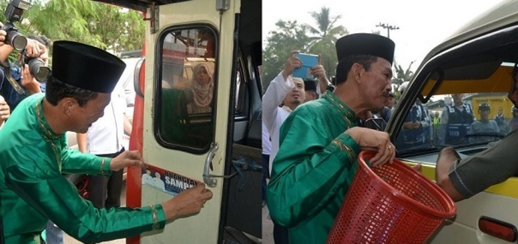 Tempelkan Stiker Kebersihan Dan Bagikan Kotak Sampah