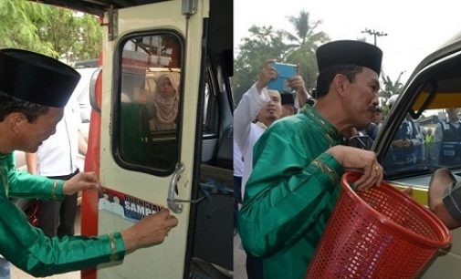 Tempelkan Stiker Kebersihan Dan Bagikan Kotak Sampah