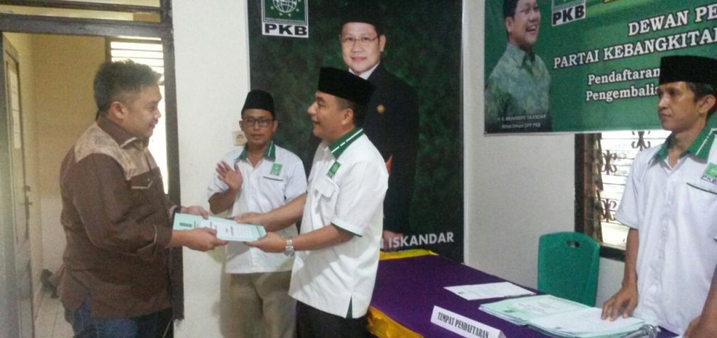 Tanpa Diwakilkan, Erry Gustion Ambil Formulir Balon Wako di PKB