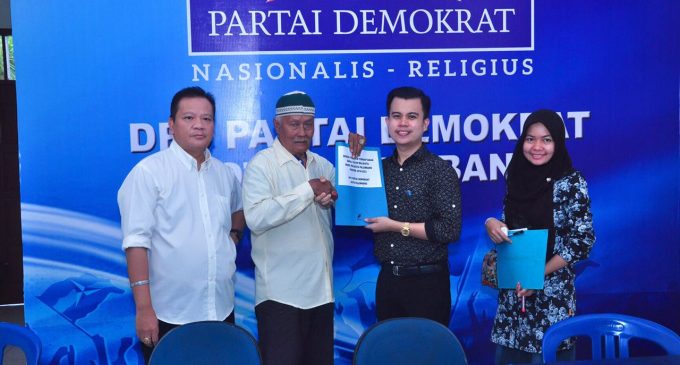 Balon Wako Termuda Ambil Formulir Penjaringan di Demokrat