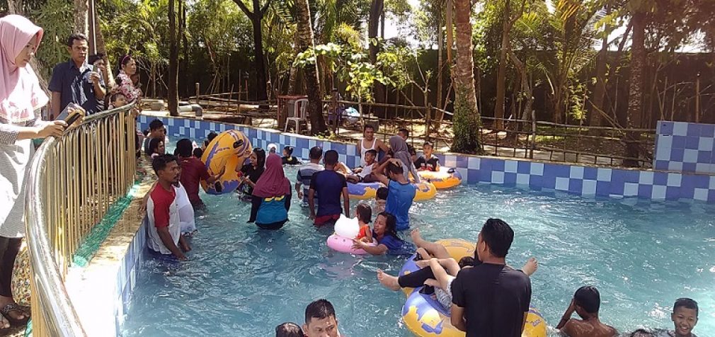 Libur Lebaran, OPI Water Fun Diserbu Pengunjung