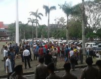 Sopir Angkot Sempat Sweeping Dan Amuk Taksi Online