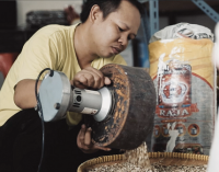 Pengusaha Muda Ini Raup Puluhan Juta Lewat Kopi Hijau Khas Palembang