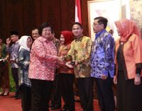 Wako Raih Penghargaan Pembina Kampung Ramah Lingkungan