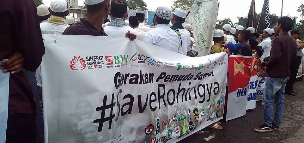Usai Sholat Jumat, Umat Muslim Sumsel Serukan #Save Rohingya