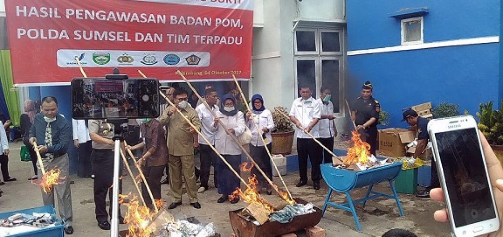 BPOM Palembang Musnahkan Kosmetik Dan Obat Ilegal Senilai Rp 90 Juta