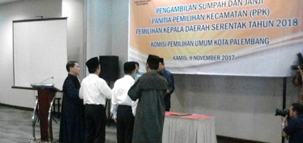 Ketua KPU Kota Palembang Lantik 90 Anggota PPK