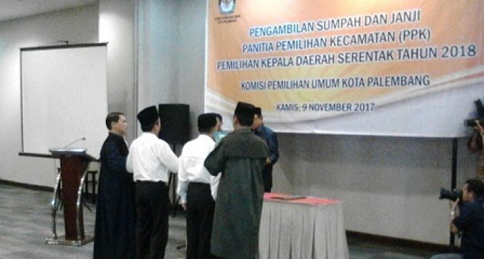 Ketua KPU Kota Palembang Lantik 90 Anggota PPK
