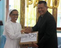 Berbagi Kasih Menyambut Natal,  THE 1O1 Palembang Rajawali Bagikan Sembako ke Panti Jompo