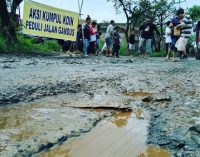 Sindir Pemerintah, Warga Kecamatan Gandus Gelar Aksi Kumpul Koin