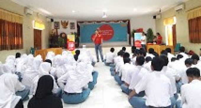 Karyawan Indosat Ooredoo Latih Literasi Digital & Bijak Bersosial Media