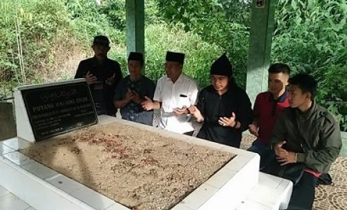 Makam Puyang Karang Enim di Ziarahi Cawabub H Juarsah