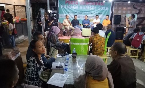 Diskusi Berjalan Hangat, Audiens Sayangkan KPU Dan Bawaslu Sumsel Tak Hadir