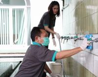 Karyawan The 1O1 Palembang Rajawali Bersih – Bersih Masjid Al – Falah