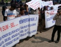 Massa Garda API Sumsel Pertanyakan Penambahan Honor RT/RW