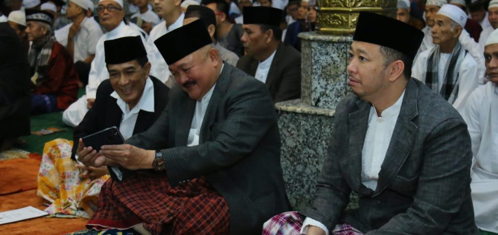 Sholat Idul Fitri di Masjid Agung Palembang