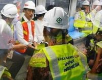 Presiden Jokowi Lakukan Uji Coba LRT Pertama di Palembang