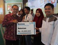 YBM PLN Bantu Anak-Anak Dhuafa Meneruskan Cita-cita