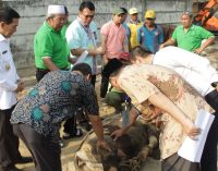 Dinas PUPR Palembang Bagikan 1.200 Daging Kurban