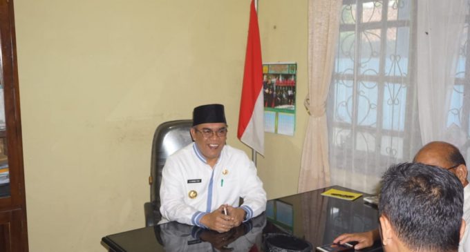 Ahmad Yani Tepati Janji Ngantor Didesa