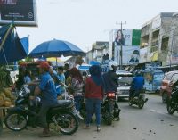 Pedagang Buah Sebabkan Kemacetan di Jalan Kapten Abdullah