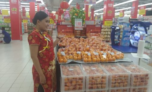 Carrefour Tambah Stok Makanan Khas Imlek