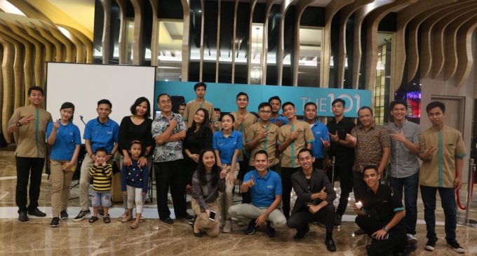 The 1O1 Palembang Peringati Earth Hour 2019