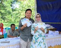 Wako Prabumulih Bersama Keluarga Nyoblos di TPS 09 Kelurahan Gunung Ibul