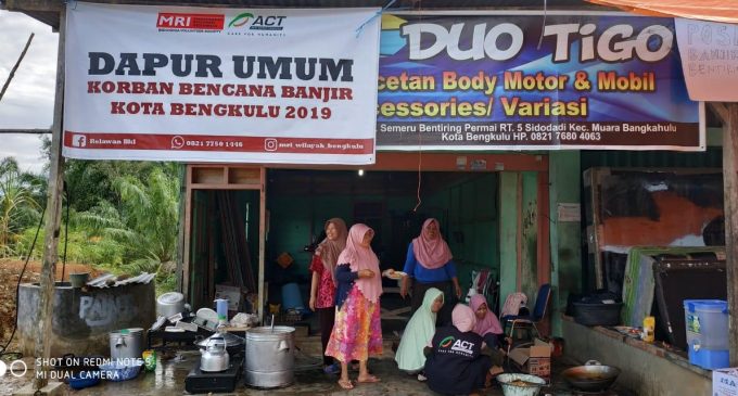 Bantu 12 Ribu Korban Banjir, MRI-ACT Dirikan Lima Posko Kemanusiaan Dan Dapur Umum