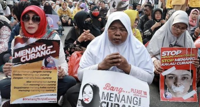 Jelang Pembacaan Putusan, Massa Mulai Merangsek Dekati Gedung MK