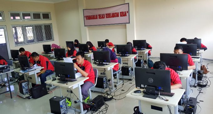 16 Peserta Kejuruan Computers Operator Asistant Angkatan III Ikuti Uji Kompetensi