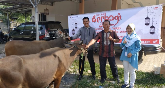 Sambut Idul Adha, Astra Motor Sumsel Salurkan Bantuan Hewan Kurban Untuk Masyarakat