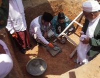 Deru Tetap Larang Bangun Masjid Minta Sumbangan di Jalanan
